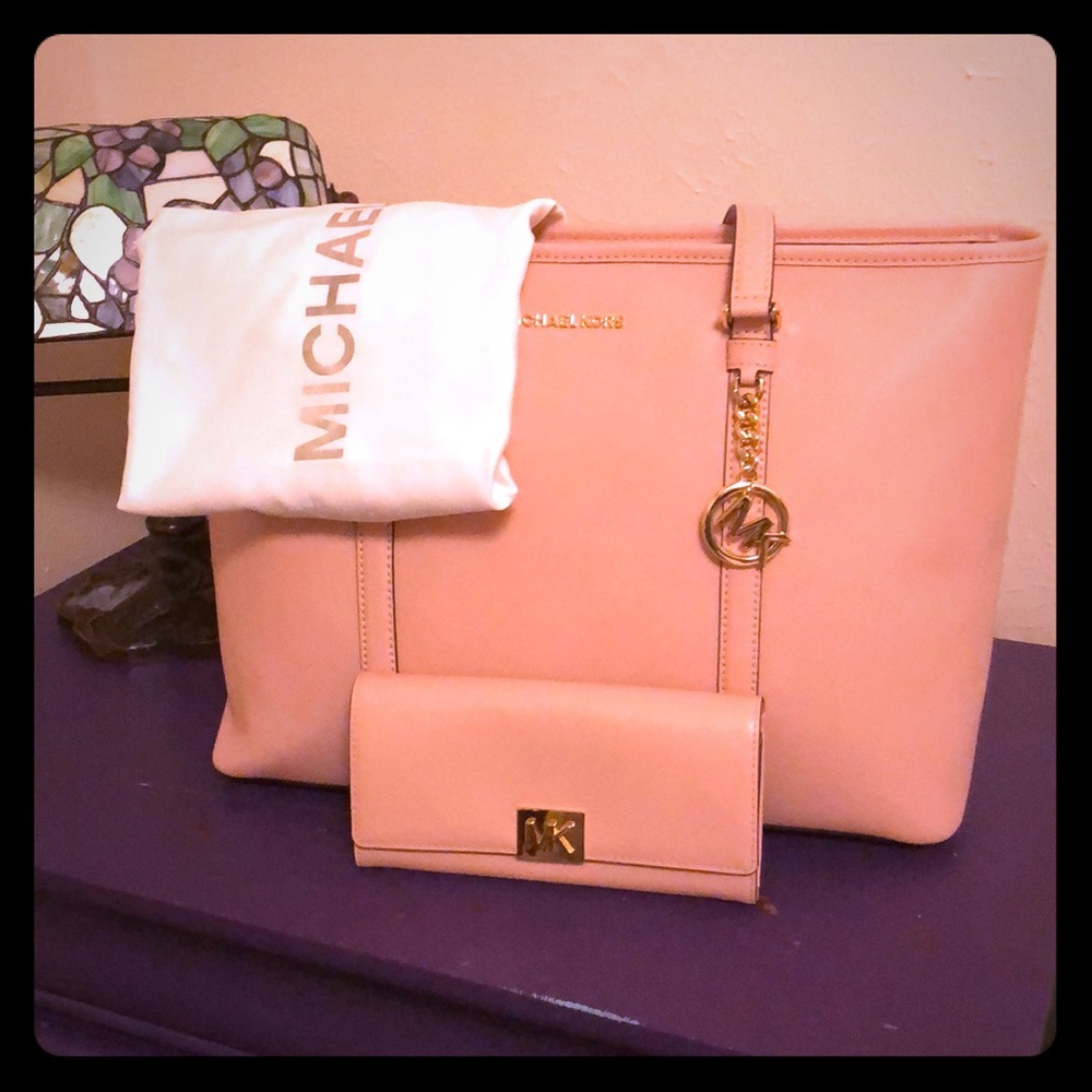 Bnwt Gorgeous Micheal Kors large tote